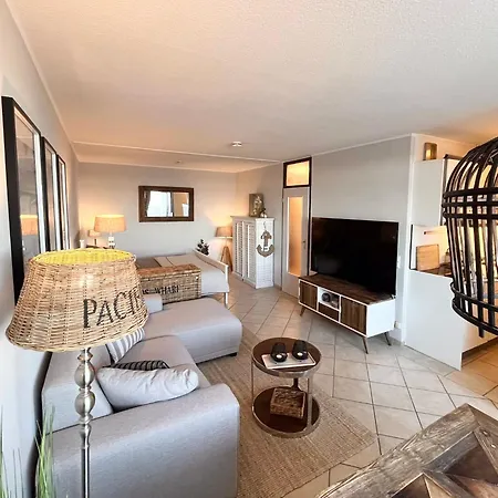 - Haus F, App 0f1202